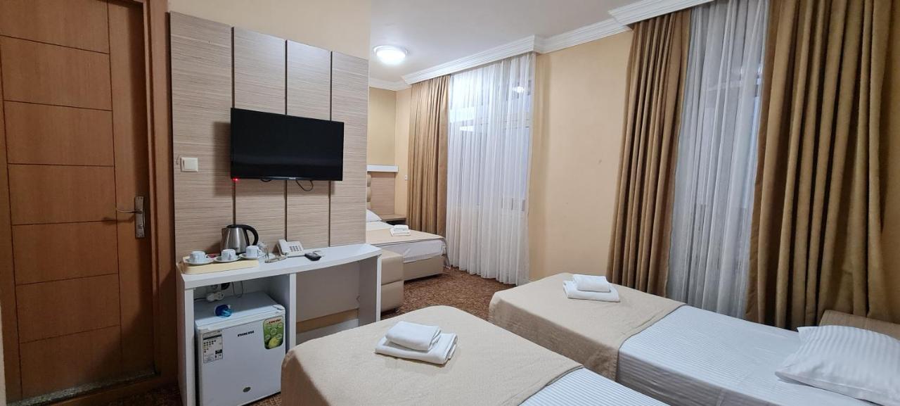 Hotel Genatsvale Batumi Zimmer foto