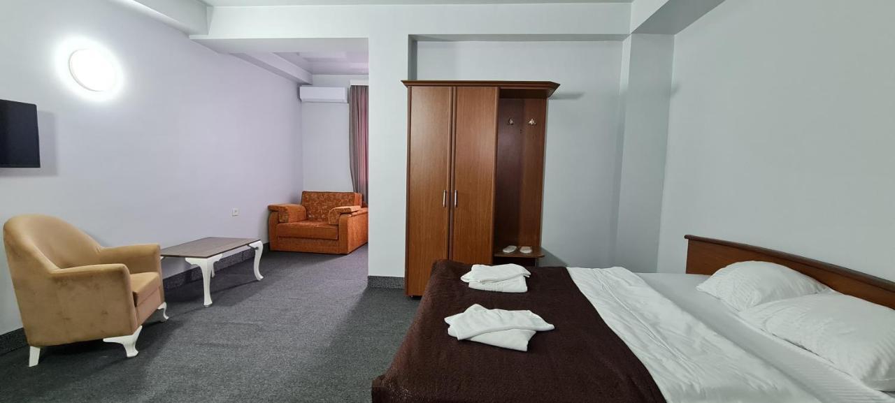 Hotel Genatsvale Batumi Exterior foto
